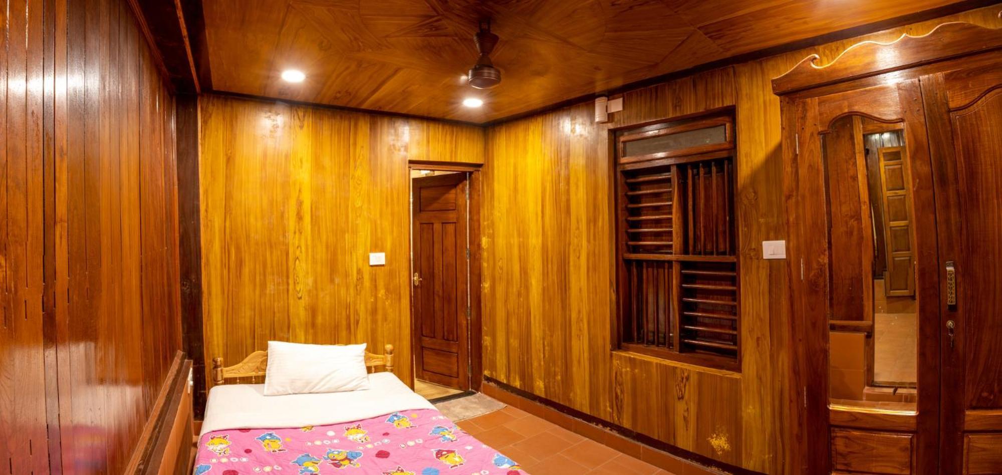 Kalpavanam Heritage Resort Thekkady Quarto foto
