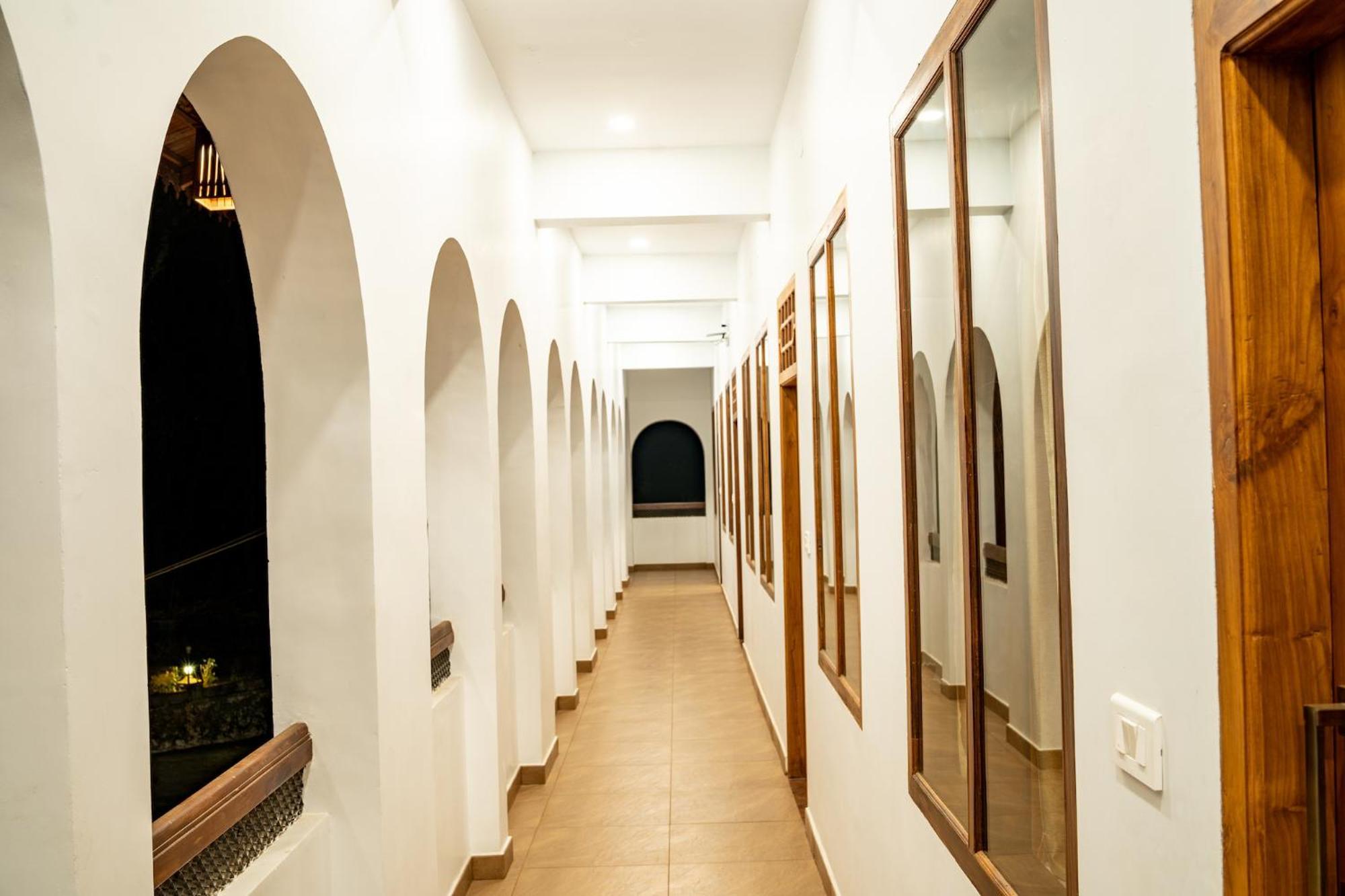 Kalpavanam Heritage Resort Thekkady Quarto foto